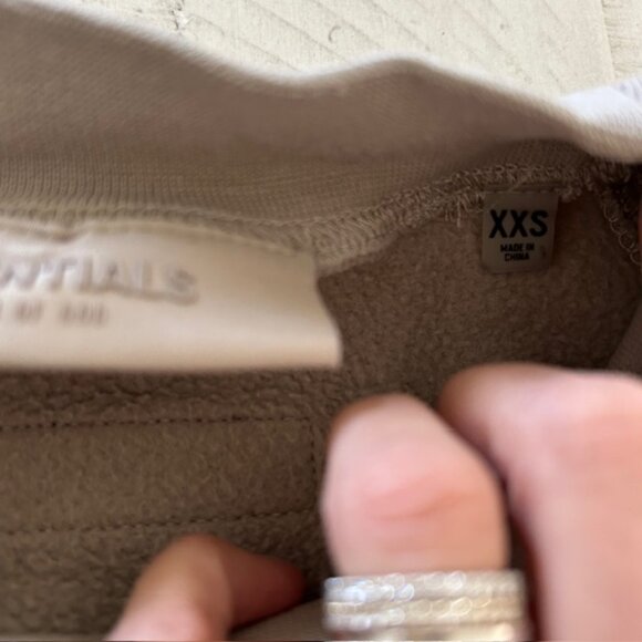 Fear of God Essentiel Crew Neck Sweatshirt - Picture 2 of 3